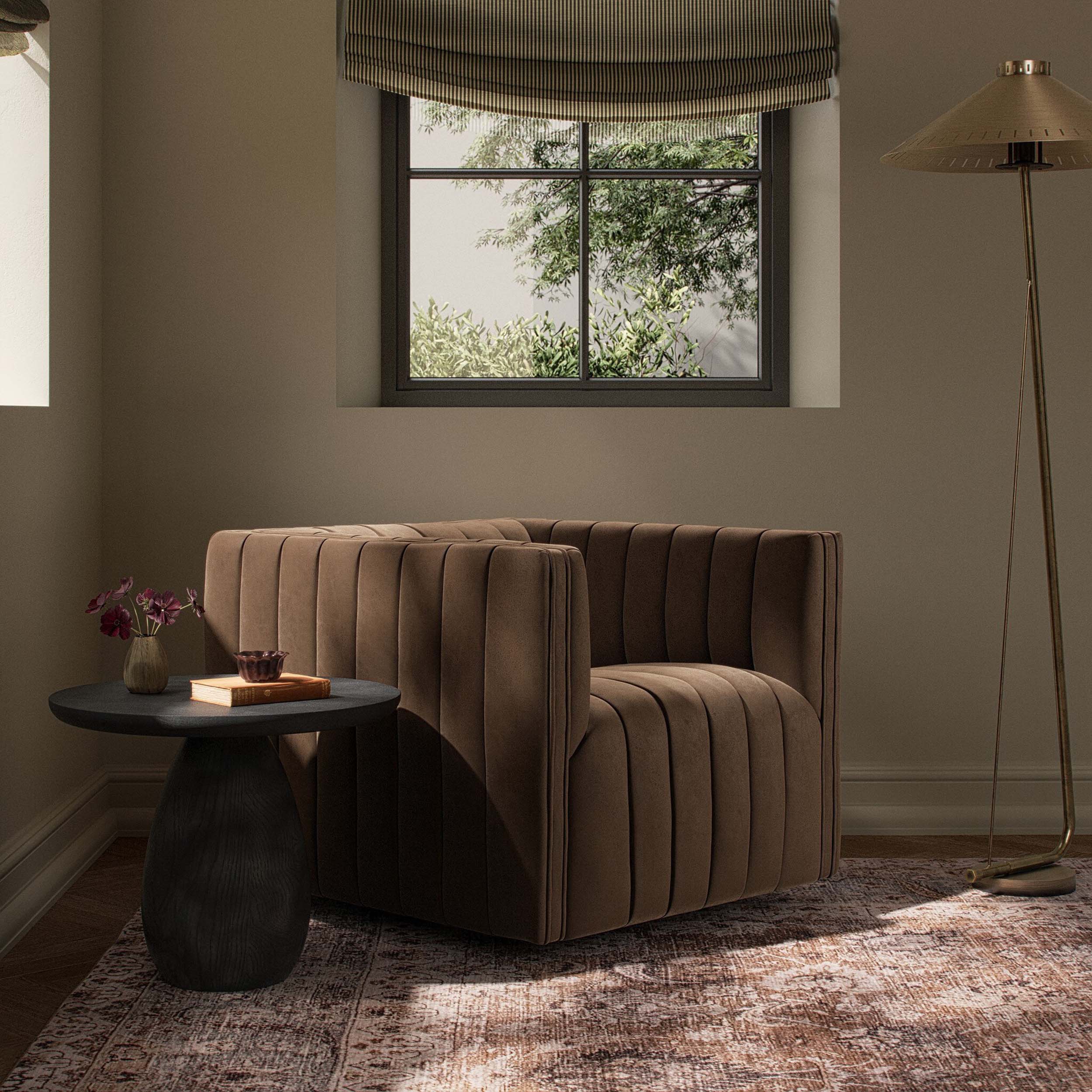 Augustine Swivel Chair, Maestro Cigar