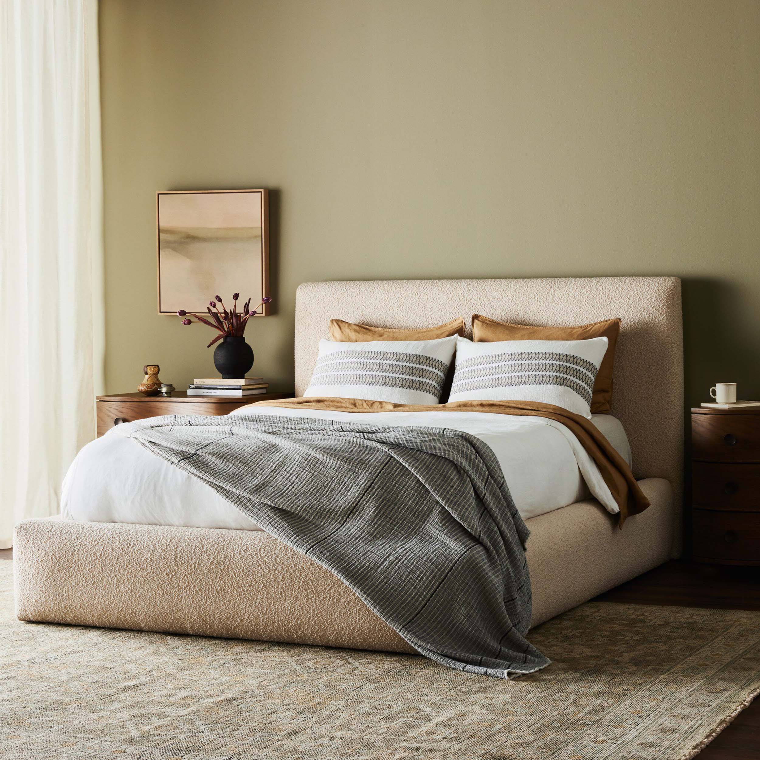Quincy Bed, Lisbon Cream