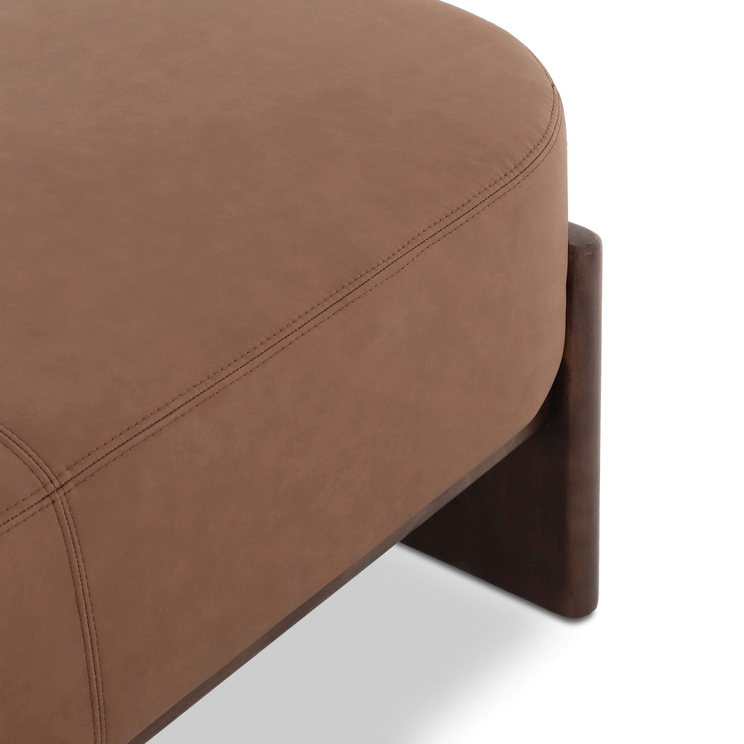 Kirby Accent Bench, Maestro Cigar