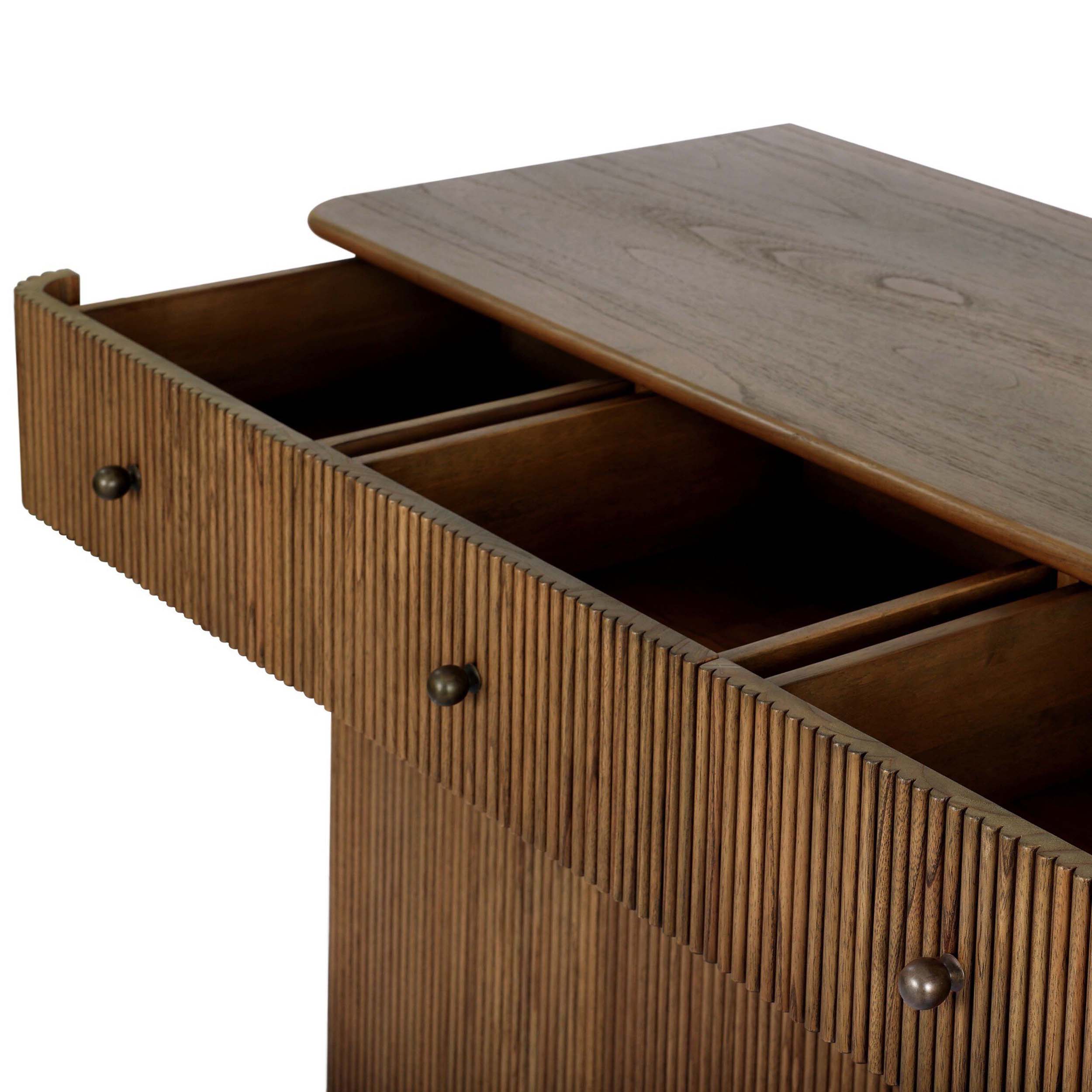 Ona Sideboard, Amber Mindi
