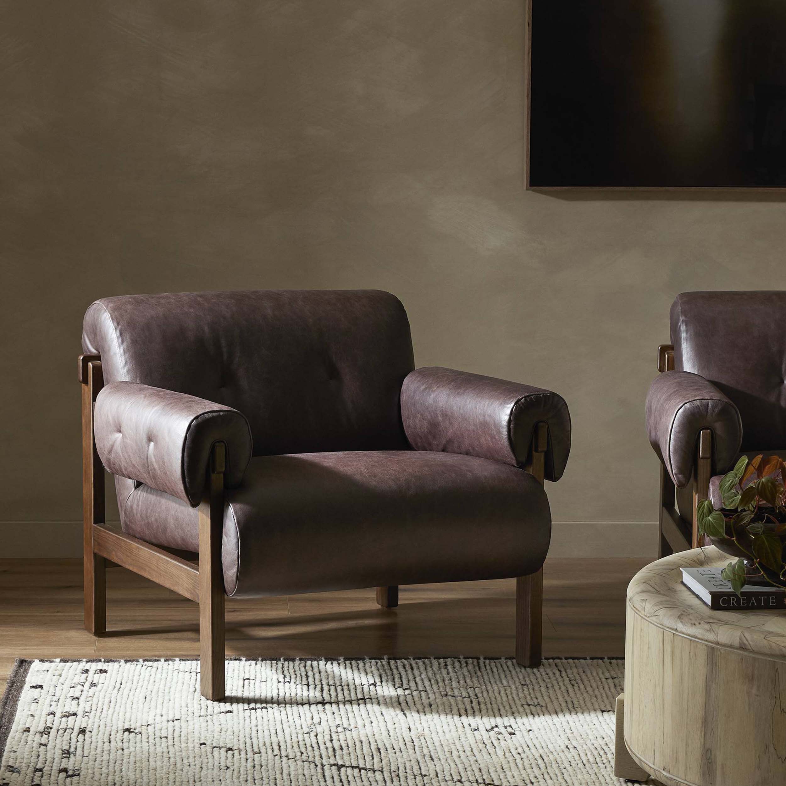 Cora Chair, Conroe Cigar
