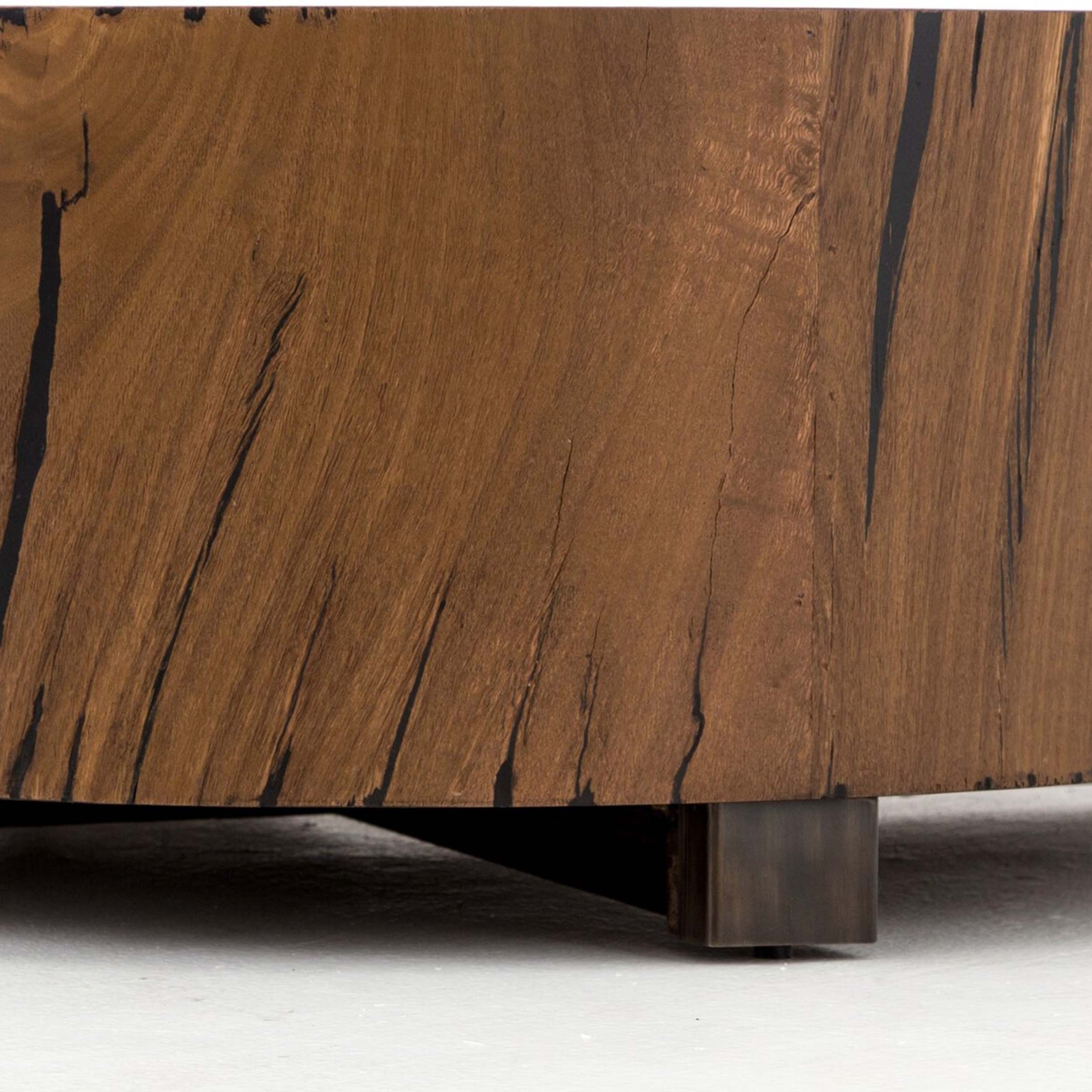 Hudson Round End Table, Natural Yukas Resin