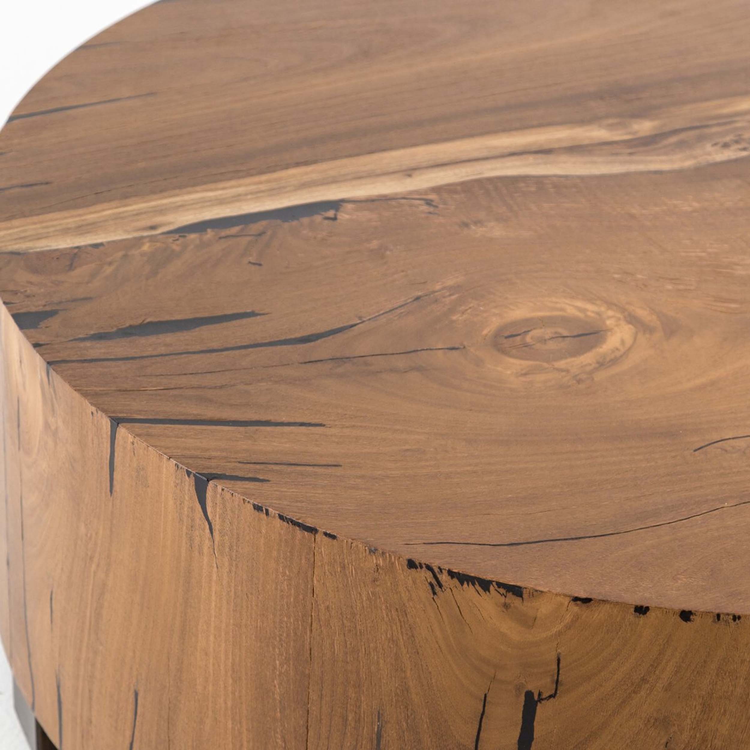 Hudson Round End Table, Natural Yukas Resin