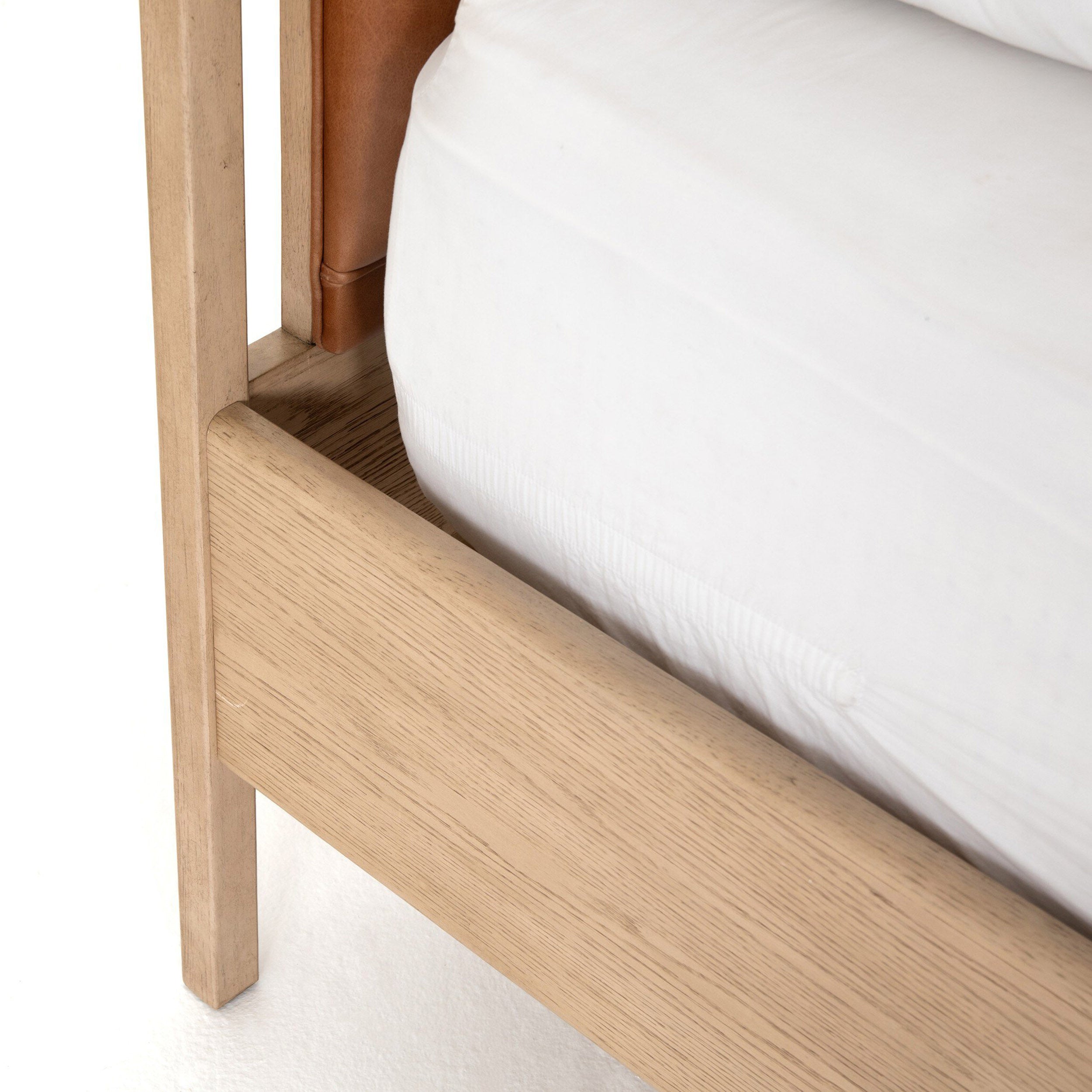 Rosedale Bed, Chaps Sand, Yucca Oak Veneer + Chaps Sand