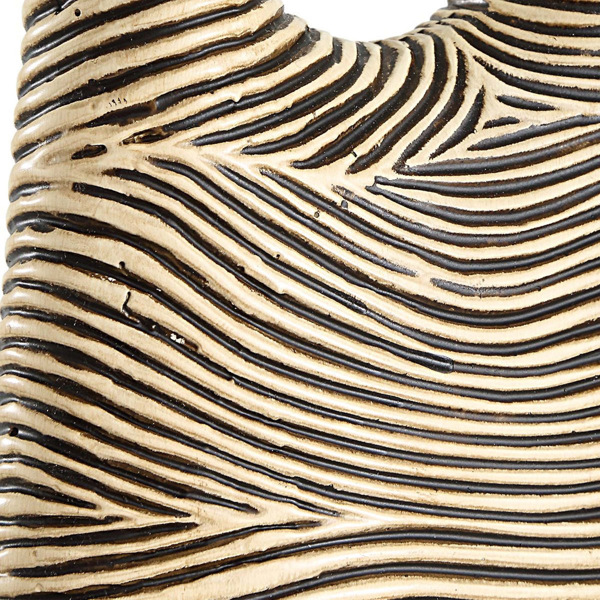 Pochette Sculpture, Black Statement Home Furniture Piece – close-up view