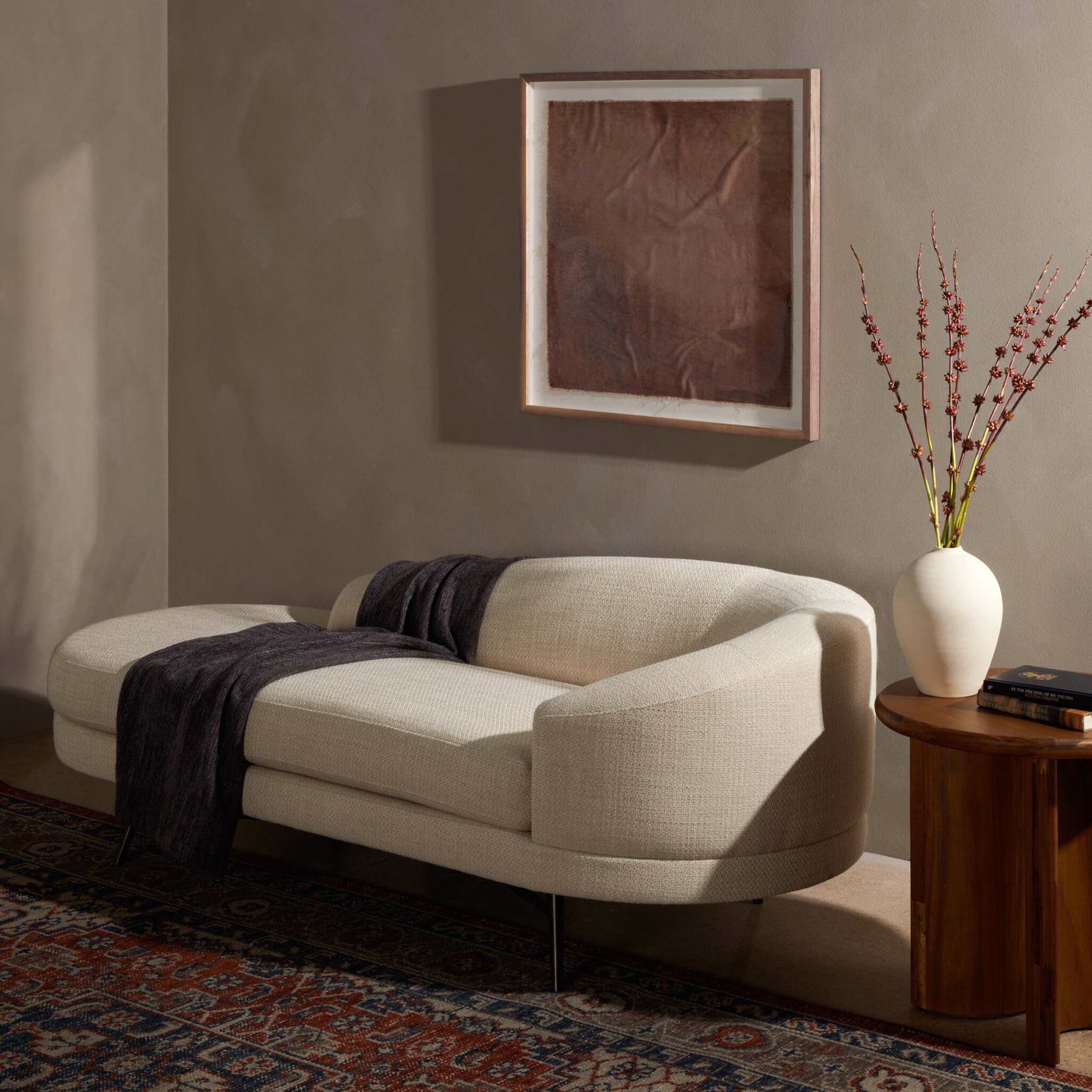 Carmela Chaise, Irving Taupe