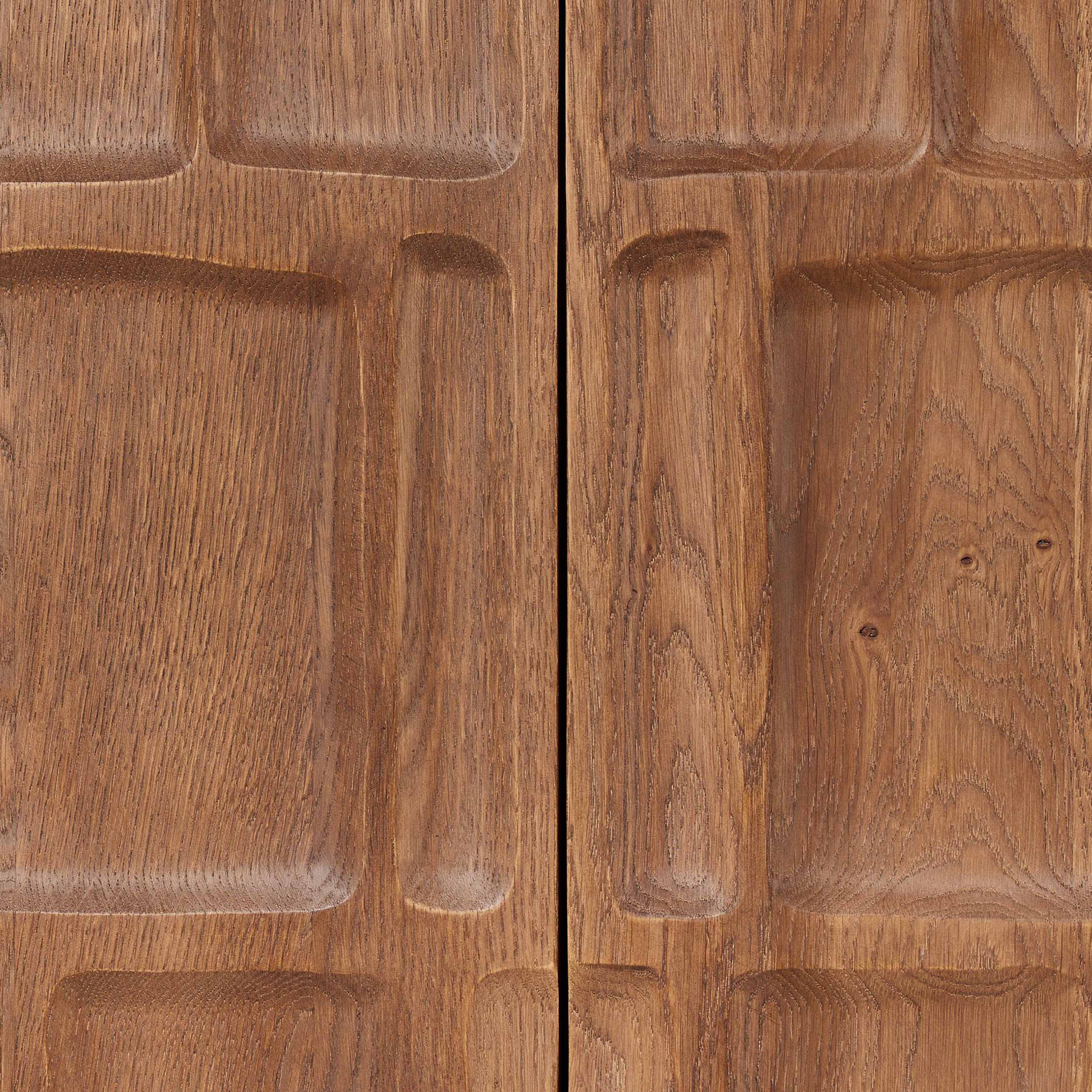 Ezri Cabinet, Cocoa Oak