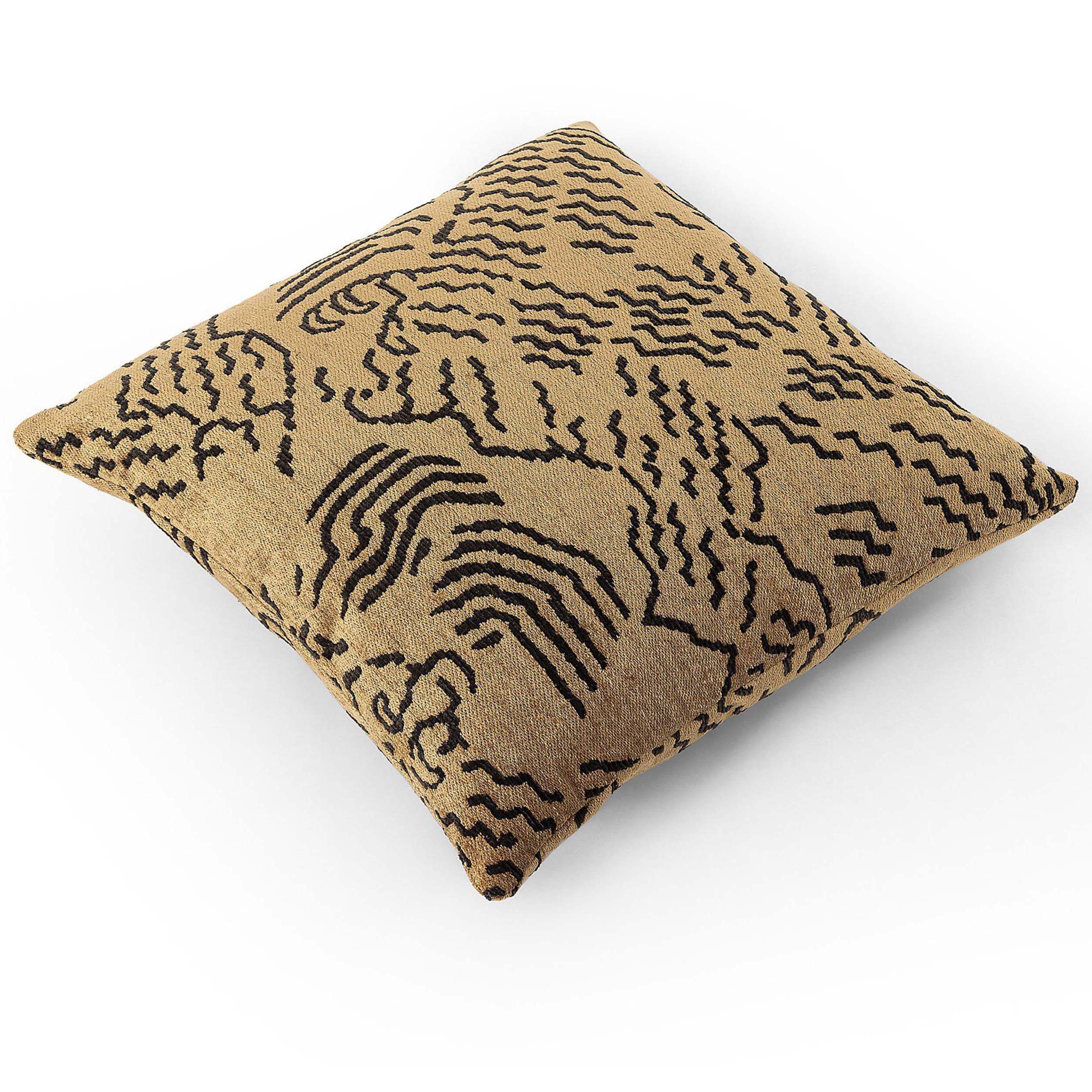 Maxson Pillow, Balkan Ochre