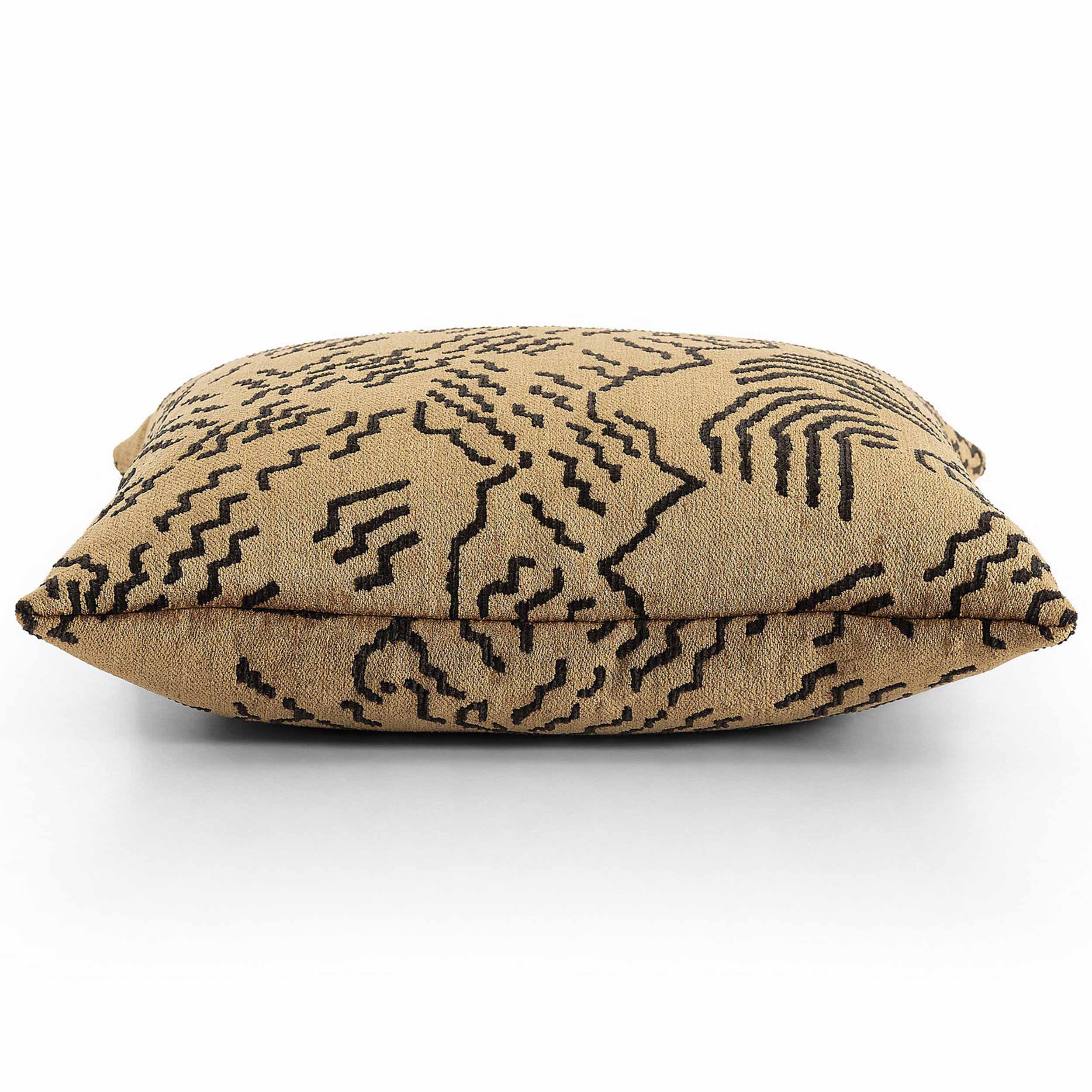 Maxson Pillow, Balkan Ochre