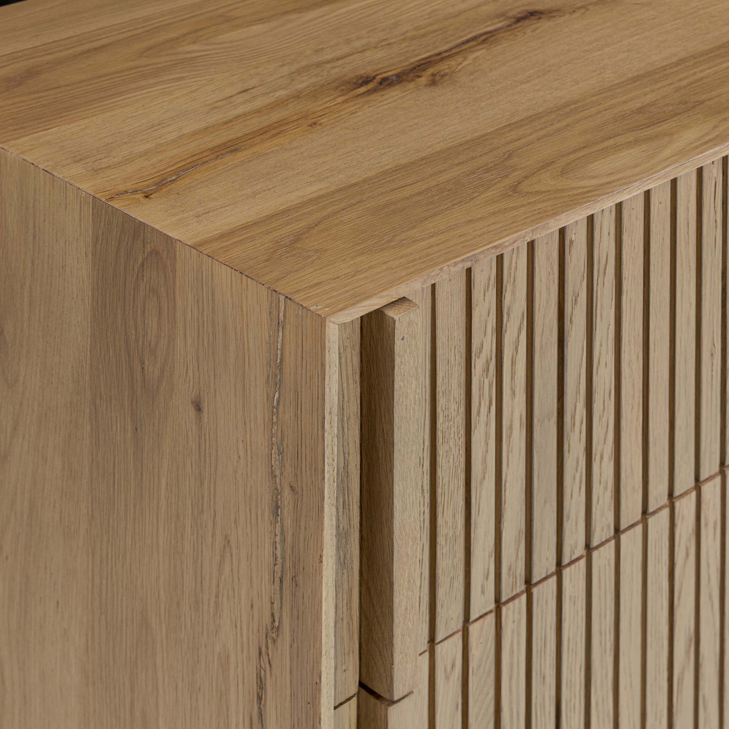 Leo 8 Drawer Dresser, Rustic Light Natural Oak