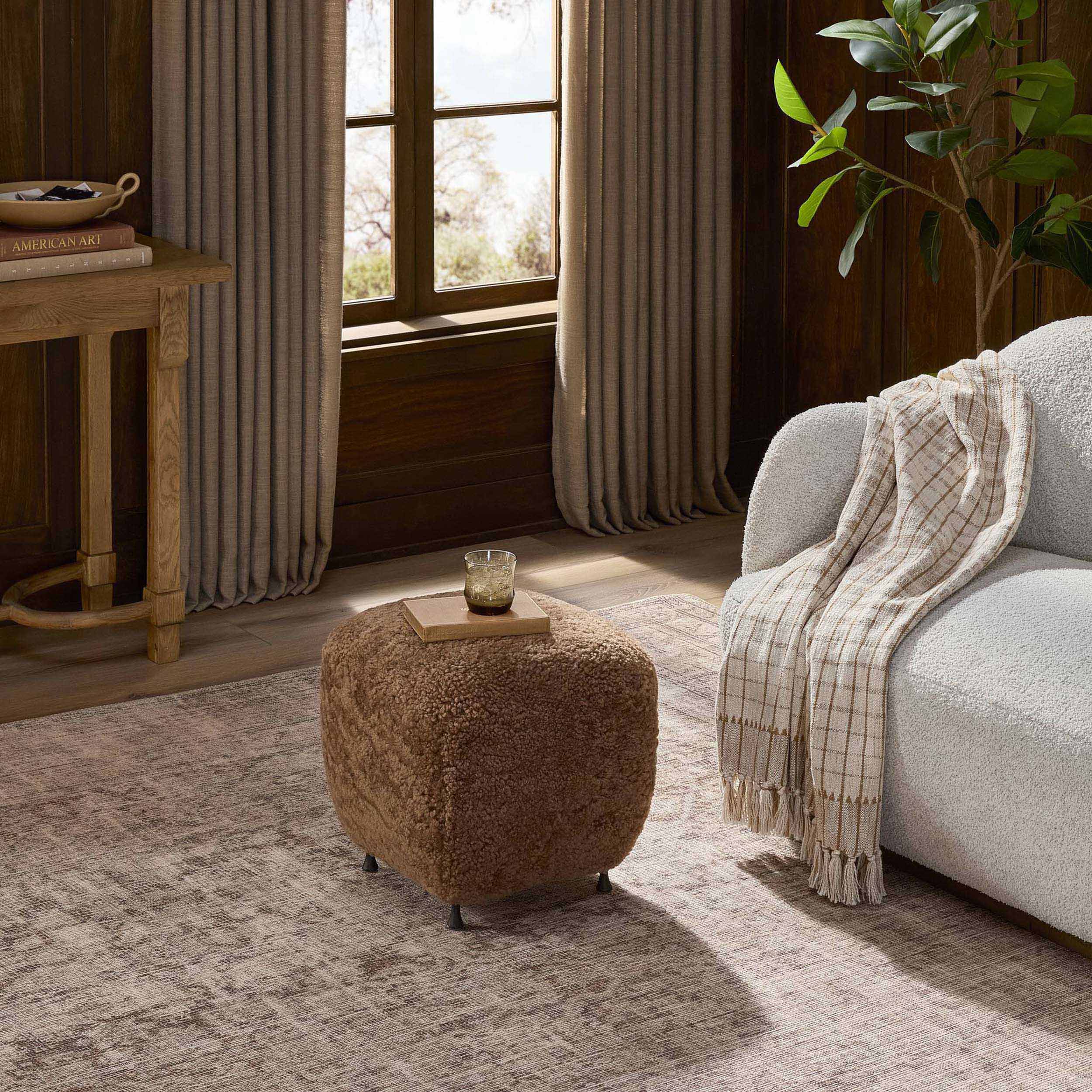 Joey Ottoman, Amber Shearling