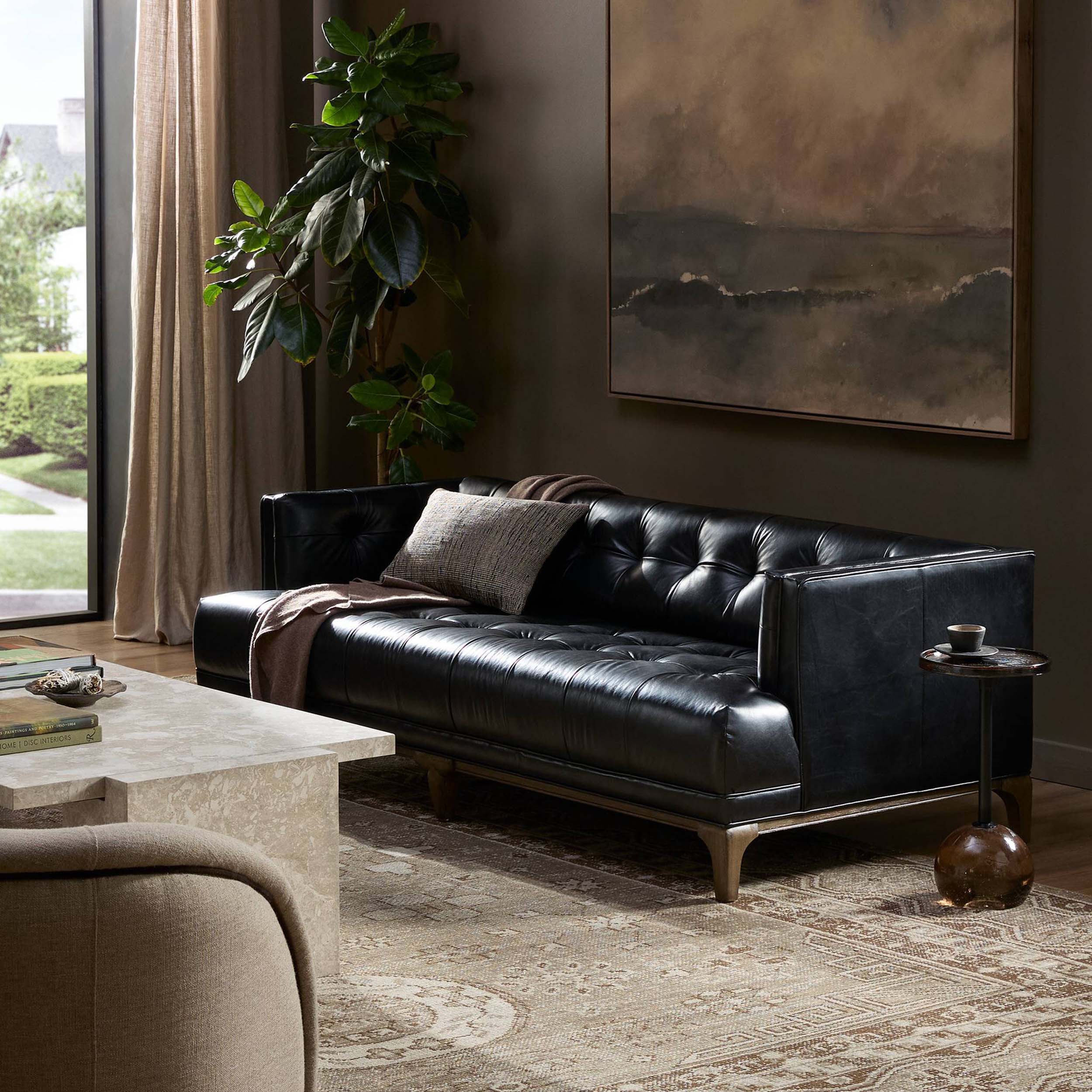 Dylan Sofa, Rider Black