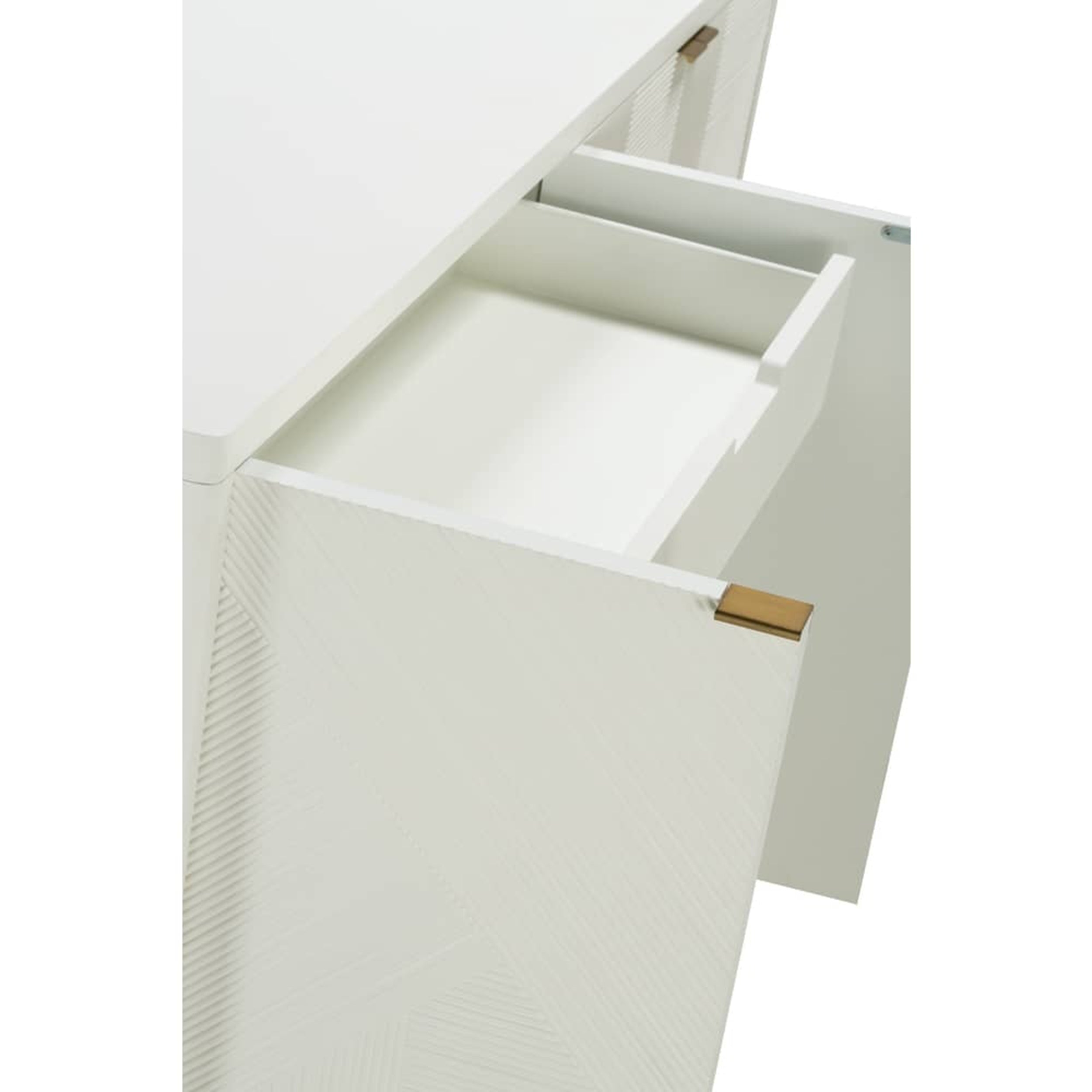 Nicco Credenza, Cloud